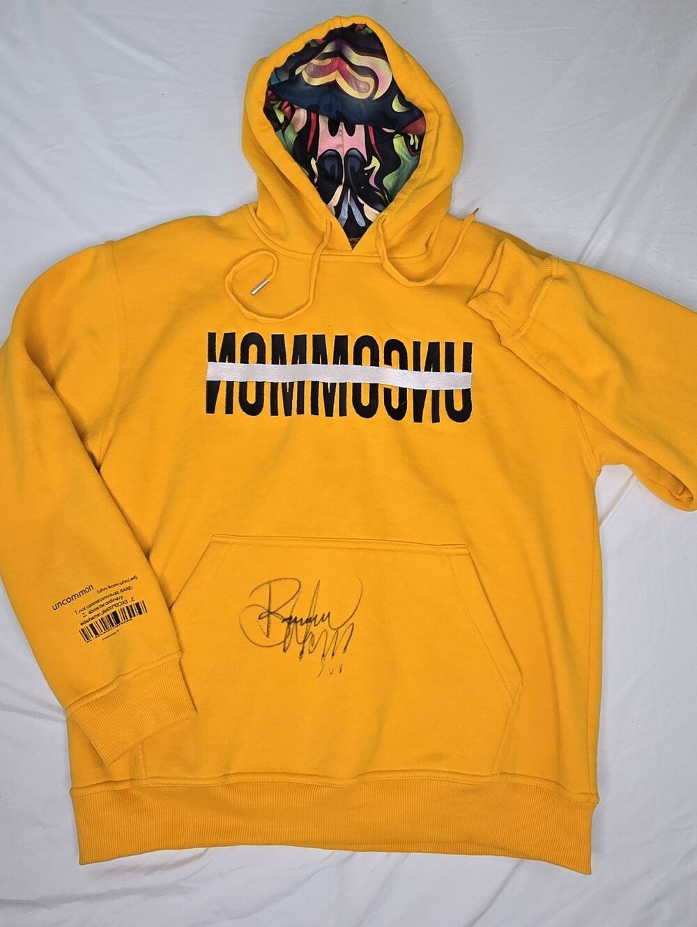 BW Apparel Bow Wow Uncommon Hoodie Size M Hand Signed Autograph Rare